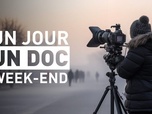 Replay Un jour, un doc week-end - Tourisme de masse, explosion des prix : la colère des habitants (1/2)