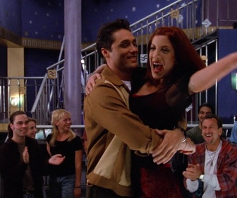 Replay Beverly Hills, 90210 - S08 E30 - Le défilé