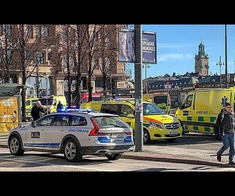 Replay Une fille d'attente percutée par un bus à Stockholm