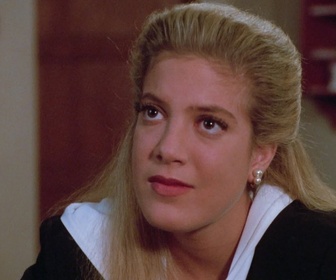 Replay Beverly Hills, 90210 - S02 E20 - L'exploit sportif