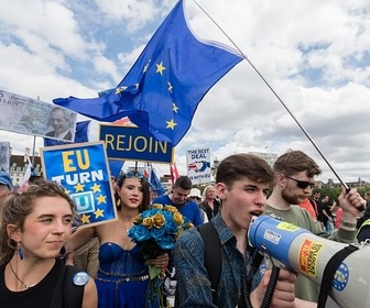 Replay Pourquoi est-ce que les jeunes Britanniques veulent revenir dans l'UE ?