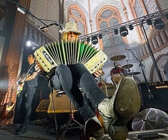 Replay Holy vibes ? Vieille église pour une nouvelle vie - Twist