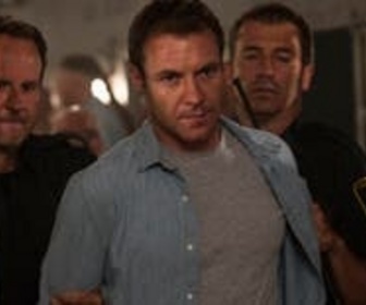 Replay Le Transporteur - la série - S1 E10 - La main invisible