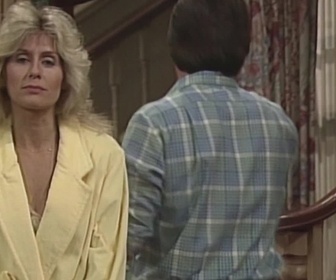 Replay Madame est servie - S04 E01 - La bague au doigt