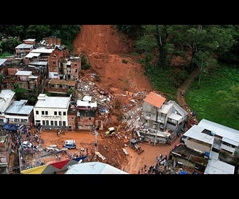 Replay Glissements de terrain au Brésil: 43 disparus après de fortes pluies à Minas Gerais