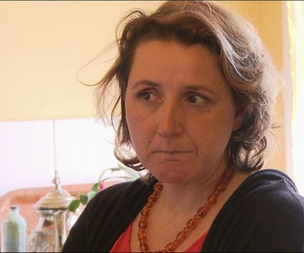 Replay Au nom de la vérité - Une enfant trop gâtée