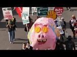 Replay Thaïlande : à Bangkok, des manifestants dénoncent FMI, Banque mondiale et capitalisme destructeur
