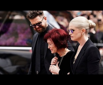 Replay En images : Ozzy Osbourne honoré lors d'une procession publique à Birmingham