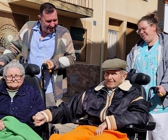 Replay Un village espagnol prend soin de ses aînés - ARTE Regards