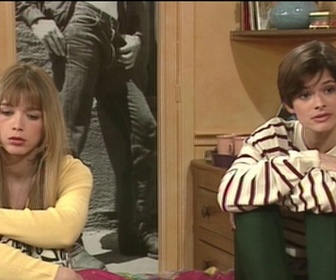 Replay Hélène et les garçons - S02 E52 - Une de perdue