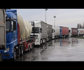 Replay Monténégro : les chauffeurs de poids lourds mettent fin à leur blocus