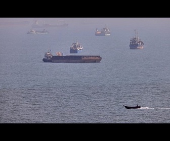Replay Premières frappes américaines sur l'Iran depuis un mois, Téhéran riposte dans le Golfe