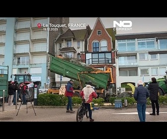 Replay Agriculteurs protestent à la résidence secondaire de Macron contre un accord commercial de l'UE