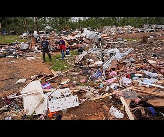 Replay Des images aériennes montrent l'étendue des dégâts de tornades au Mississippi