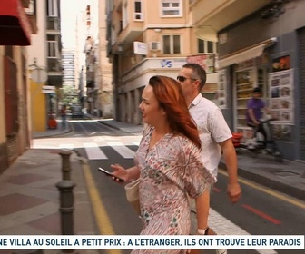 Replay Un jour, un doc week-end - Une villa au soleil à petit prix : à l'étranger, ils ont trouvé leur paradis (1/2)