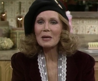 Replay Madame est servie - S02 E02 - Le pélerinage